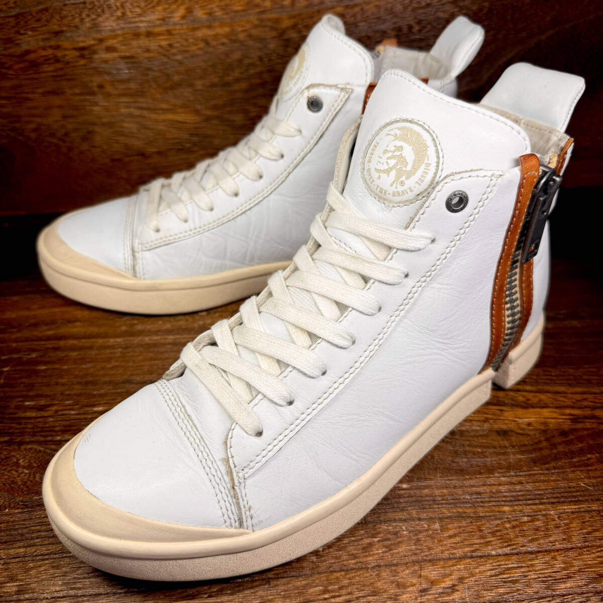 ◆DIESEL◆ディーゼル 25.5cm ハイカットスニーカー レザー 革靴 サイドジップ 白 ホワイト メンズ 靴 中古 宅急便 即決