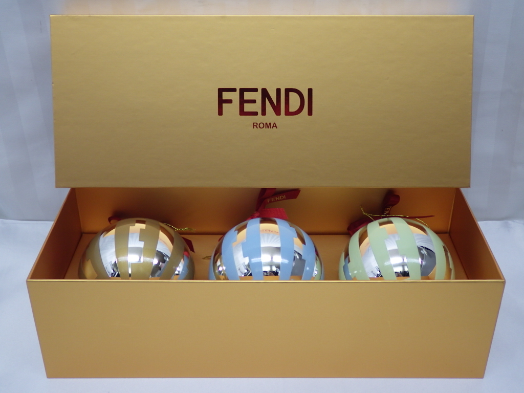 美品　FENDI　フェンディ　クリスマス オーナメント　クリスマスボール　3個入り　非売品