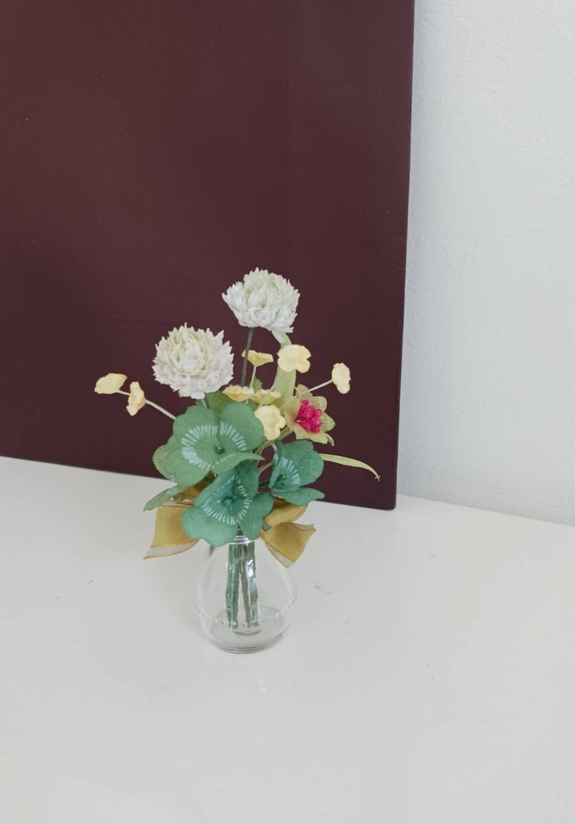 染め布花の花束・花飾り＊しろつめくさとと四つ葉のクローバーの花飾り ハンドメイド インテリア 