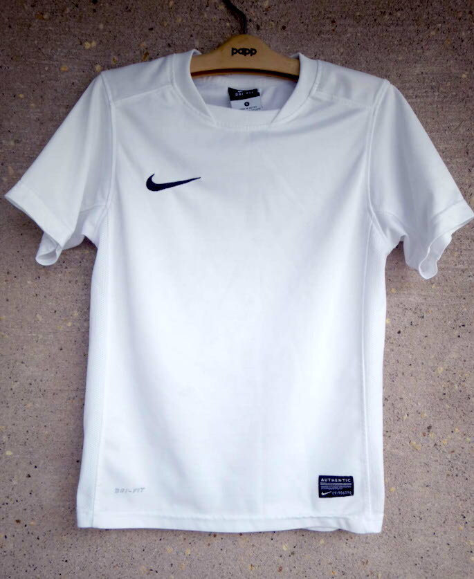 NIKE DRI-FIT ナイキ　ドライフィット　Tシャツ 白　　側面はメッシュニット　S