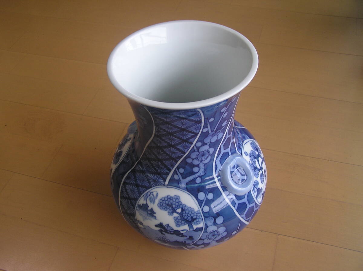 【送料無料!!】有田焼 花瓶(木箱付き)