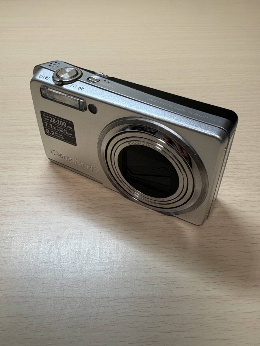 RICOH　Caplio R7