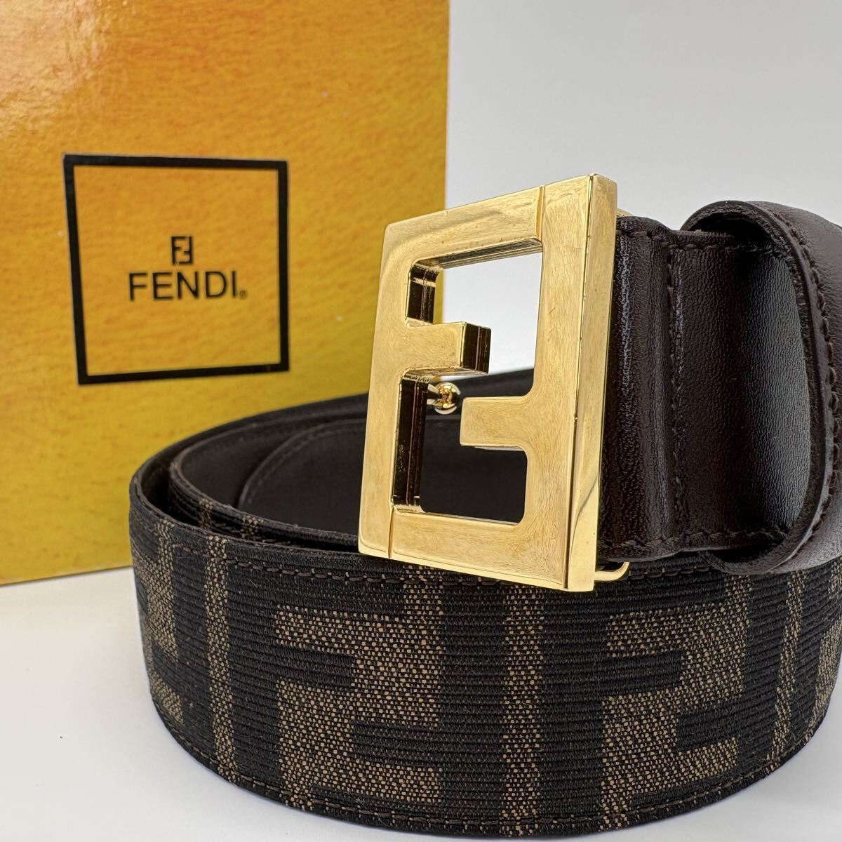 美品/保存箱あり FENDI フェンディ ベルト ズッカ柄 レザー キャンバス 本革 メンズ 通勤 ゴールド金具 茶 ダークブラウン 黒 ブラック 