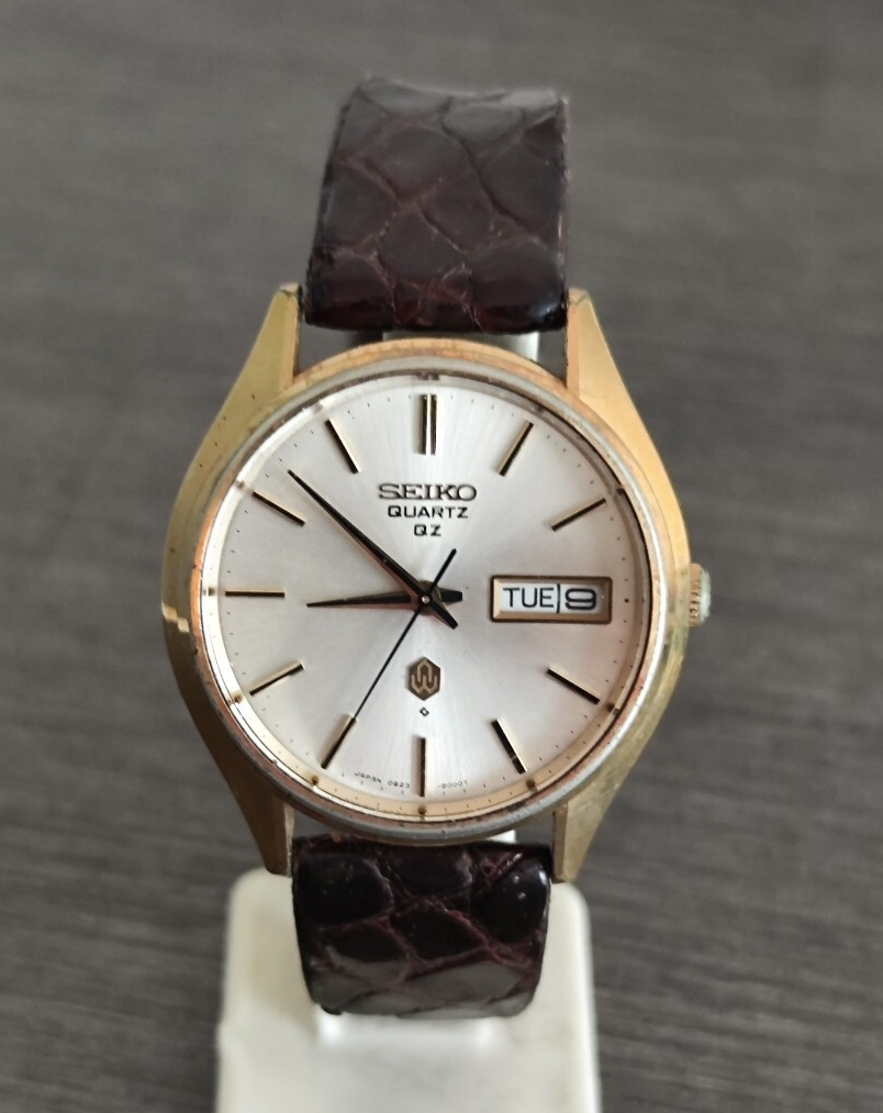 稼働品 SEIKO QUARTZ メンズ腕時計 アイボリー文字盤 三針デイデイト 