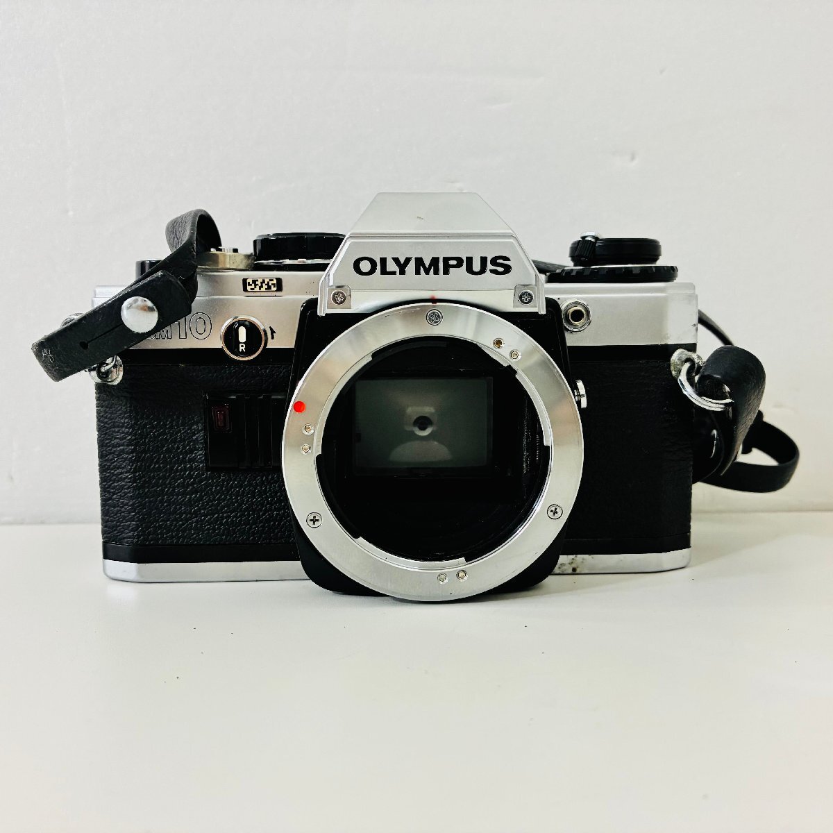 【544_57320】一円～ オリンパス OLYMPUS OM-10 一眼レフカメラ フィルムカメラ シルバーモデル ボディのみ 動作確認不可 ジャンク扱い