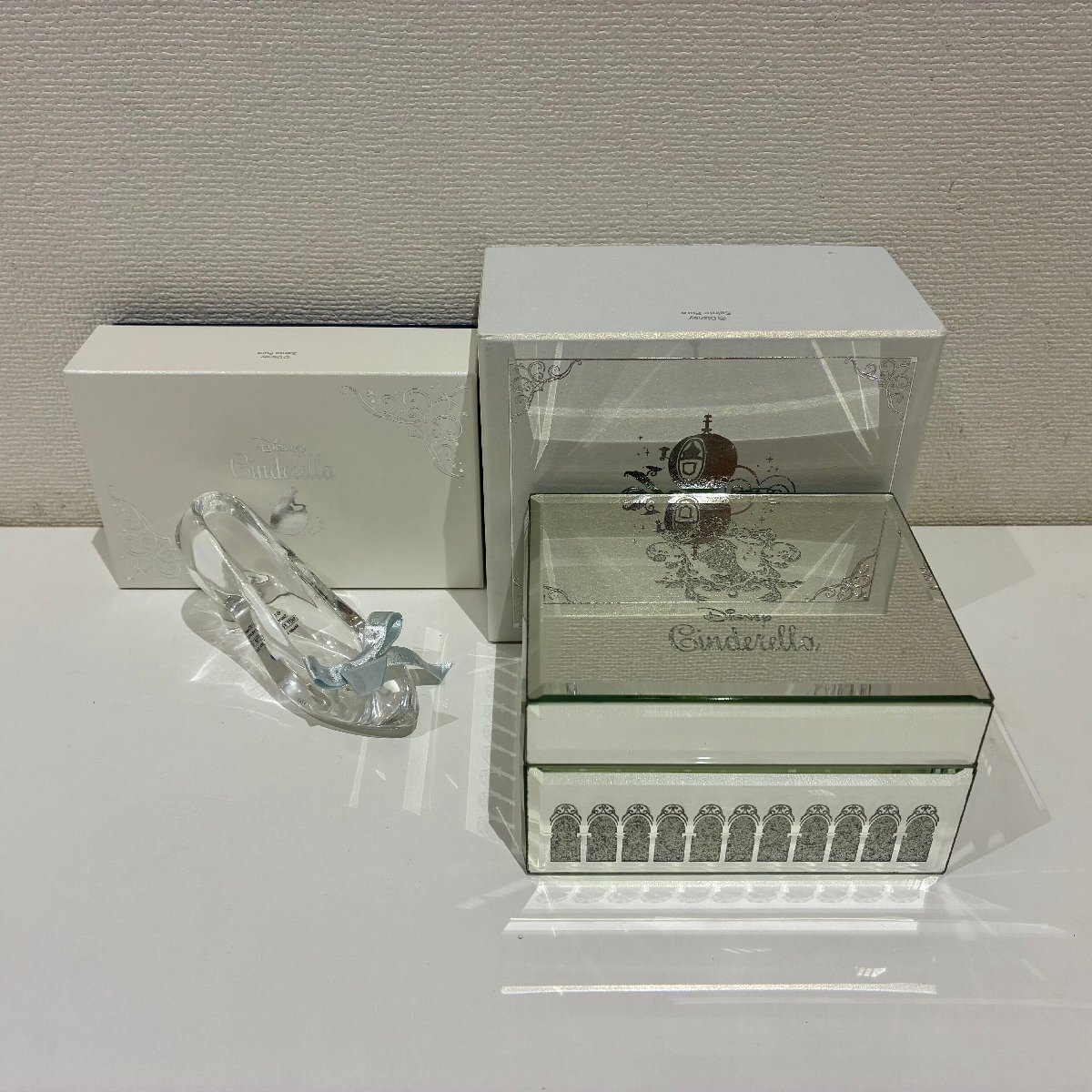 【589_57560】ディズニー オルゴールジュエリーボックス ガラスの靴のリングスタンド付き 動作確認済み 箱付き ブライダル Disney 限定