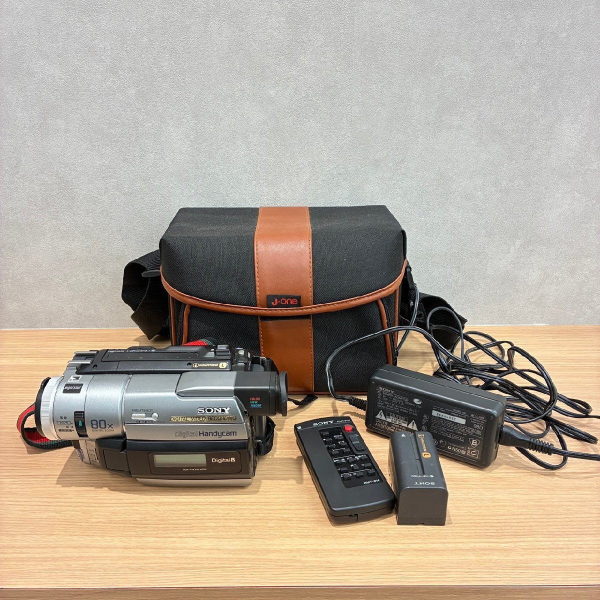 【554_62672】1円～ SONY Digital Handycam DCR-TRV310 デジタルビデオカメラ バッテリー ソニー ※液晶不良 動作未確認 ジャンク品