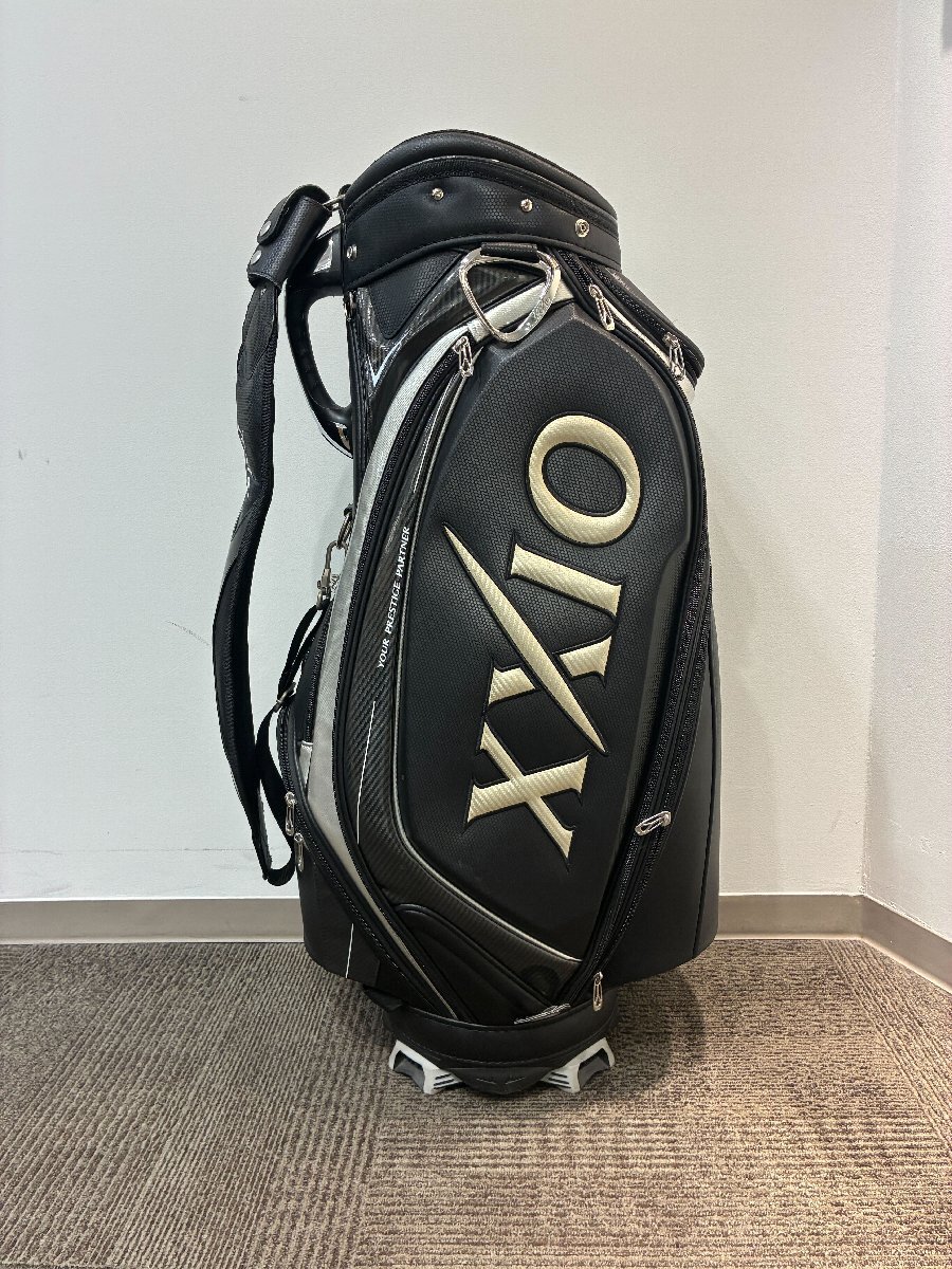 【241_98082】XXIO ゼクシオ キャディバッグ ゴルフバッグ ダンロップ ロゴ DUNLOP 内美品 黒 シルバー ゴールド 雨カバー フードカバー