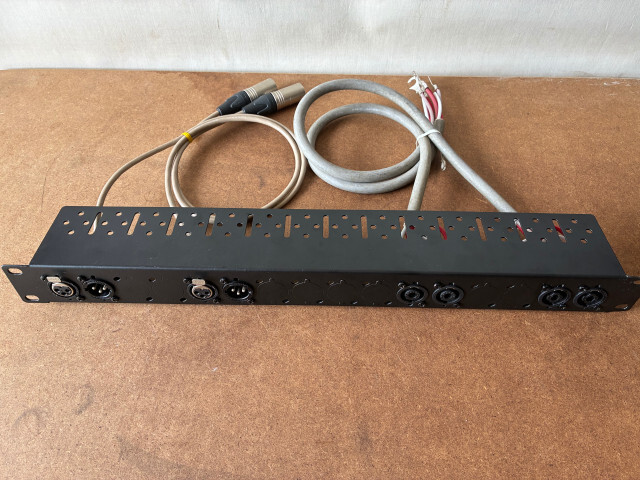大出力対応の2ch仕様パワーアンプin/outパネル 1Uサイズ スピコン仕様の中古品