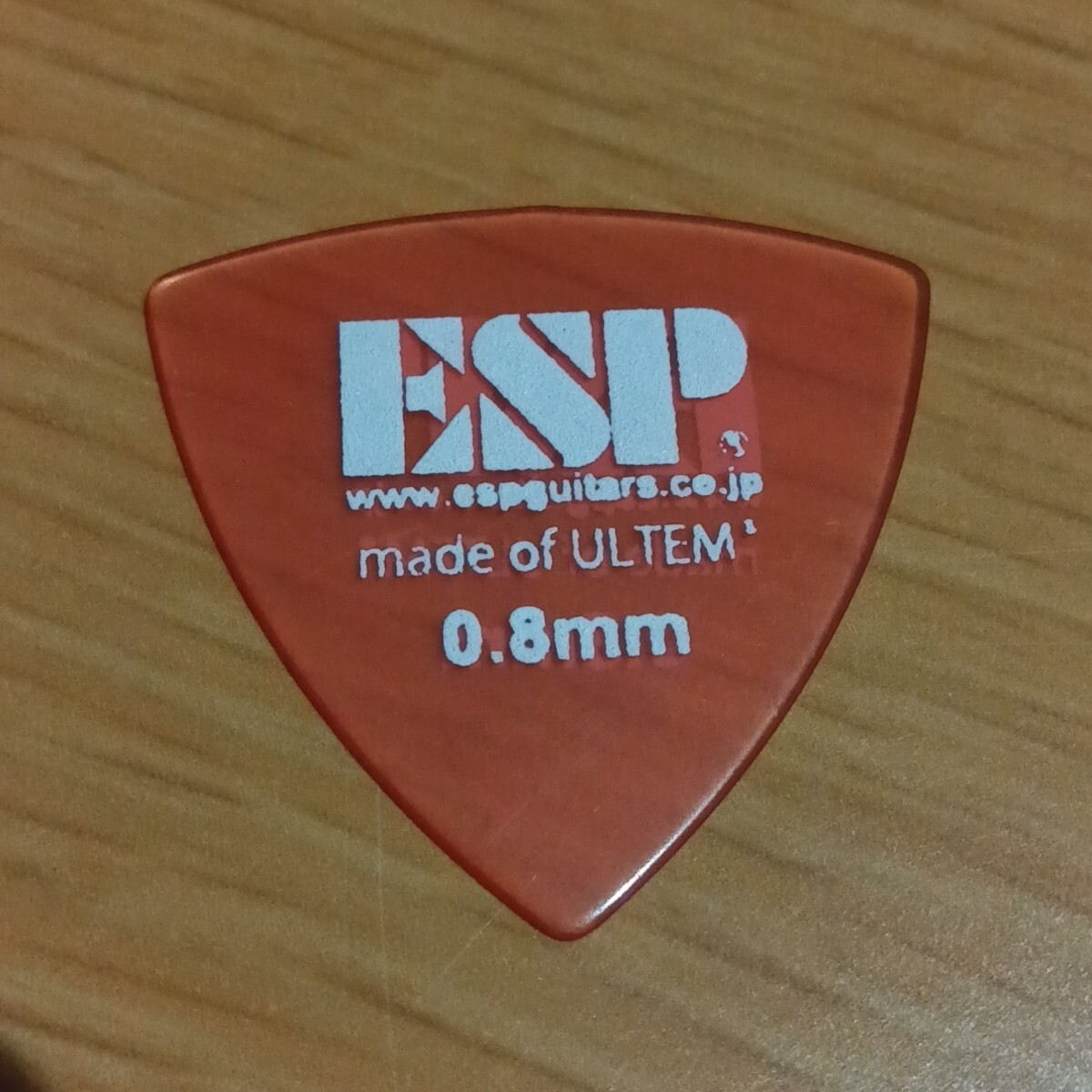 【新品未使用】ESP ギターピック 0.8mm made of ULTEM　20枚セット レッド トライアングル型 ウルテム