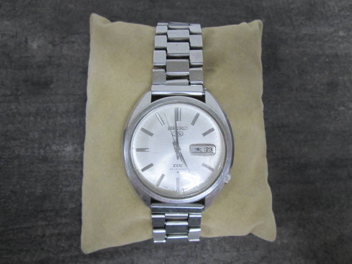 【0617i A3553】 稼働 SEIKO セイコー 5 ファイブ 6106-8131 DX 25石 デイデイト デラックス 自動巻 AUTOMATIC メンズ 腕時計