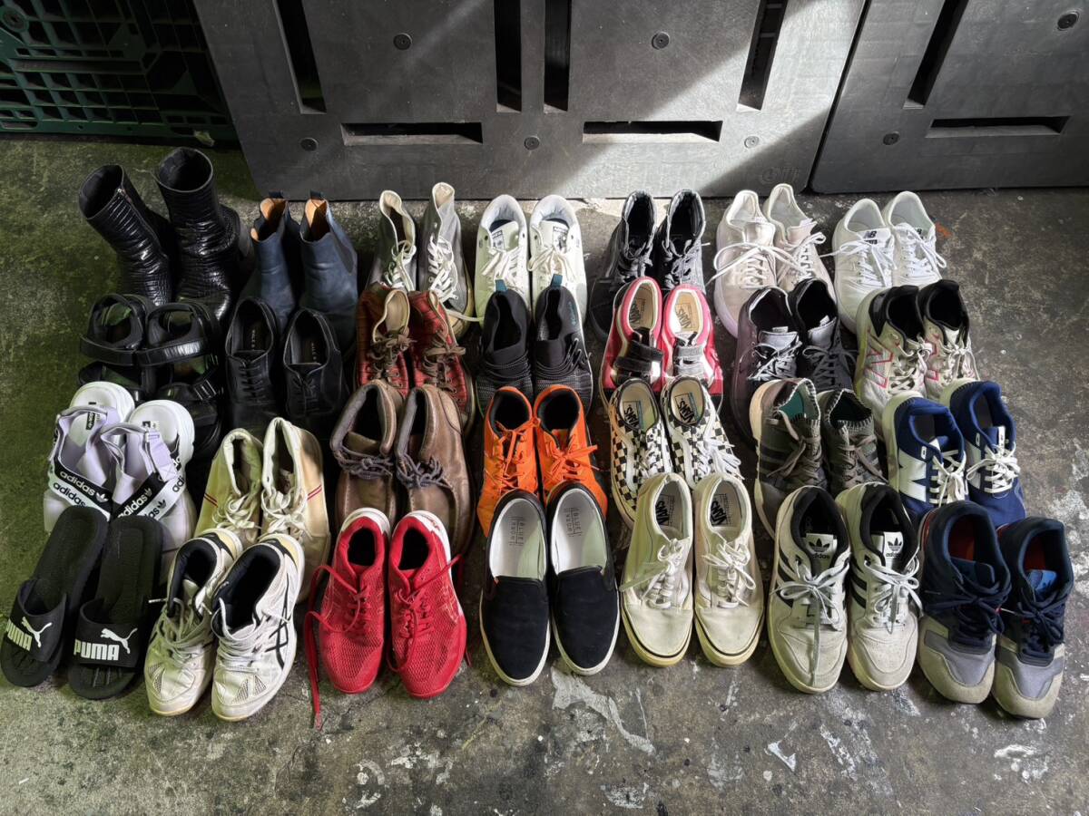 【A00001 ①②】 メンズ スニーカー サンダル ブーツ 靴 28足 大量 まとめ 訳あり品 adidas vans new balance Timberland