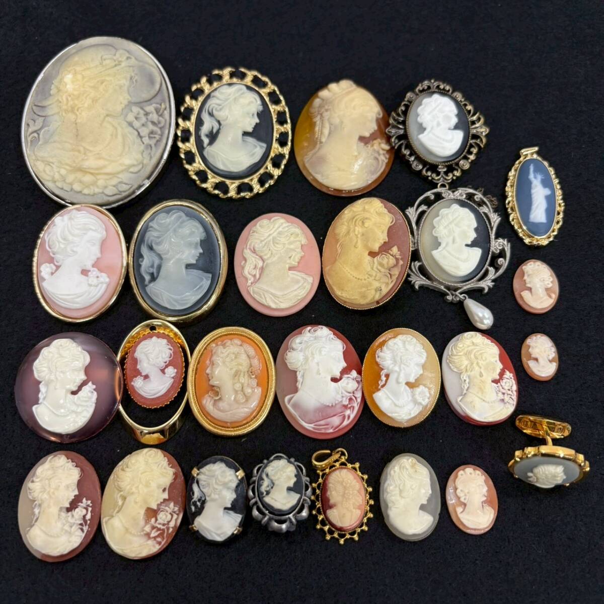 ■ 1円〜【まとめ売り】 カメオ カメオ風 まとめ 総重量約200g ブローチ カフス 等 レディース アクセサリー 服飾小物 装飾 L160288