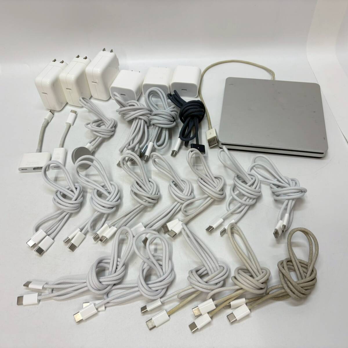 ■ 1円〜【まとめ売り】 アップル Apple 純正 アダプター ケーブル iPhone iPad Apple Watch 用 A2164 A2305 A1438 A1379 等 L210389