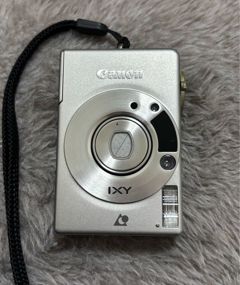 Canon IXY コンパクトカメラ シルバー