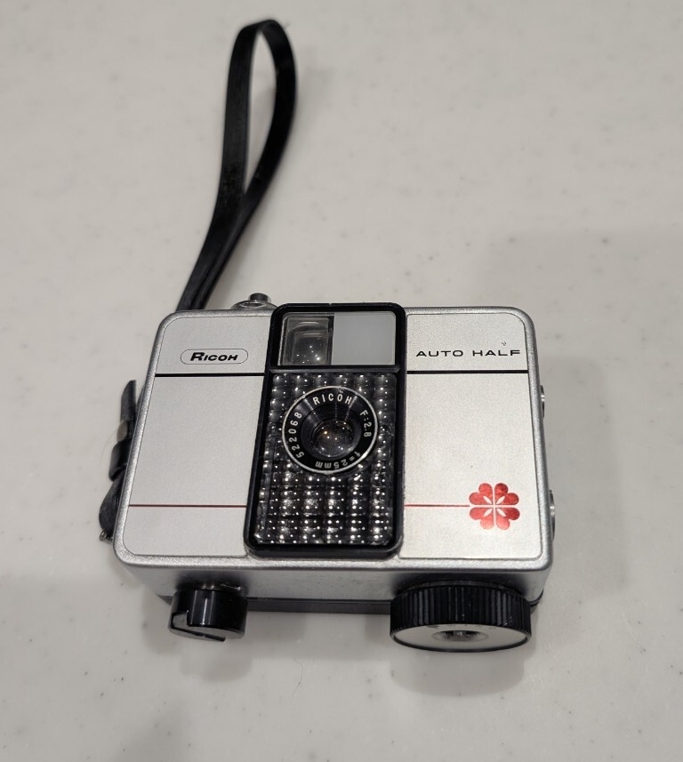 RICOH コンパクトカメラ Auto HALF E
