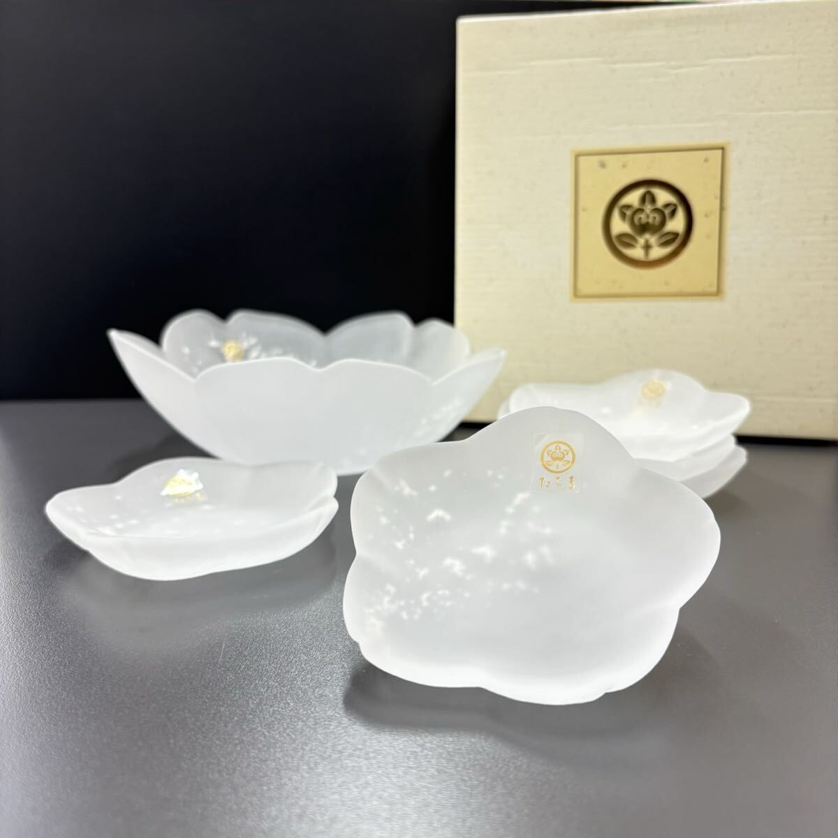 H【6F6】たち吉 箱入 花の舞 取り皿揃 桜型 フラワー型 硝子皿 ガラス皿 6枚セット 小皿 豆皿 和食器 ガラス食器 小鉢