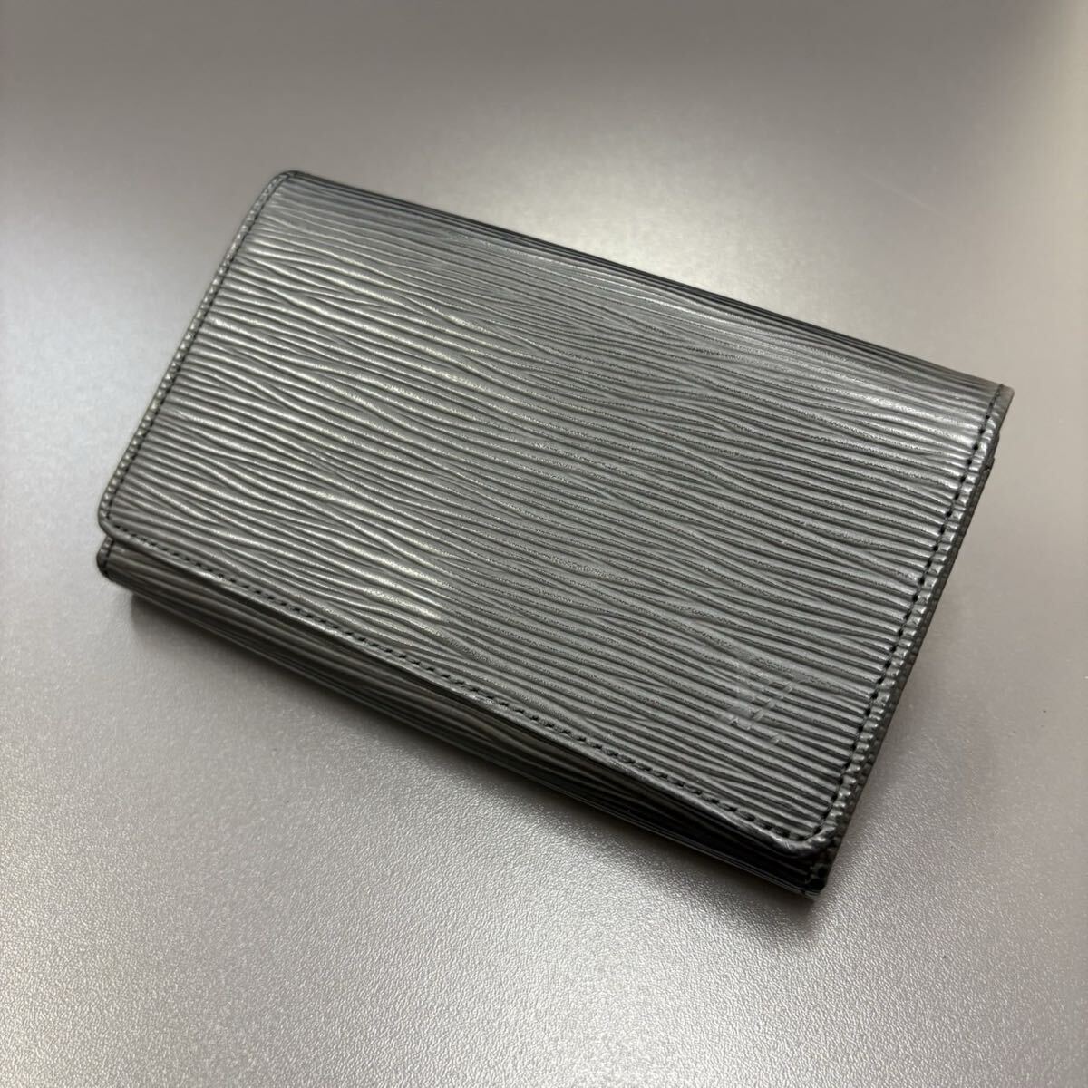 Hア【5E190】LOUIS VUITTON ヴィトン エピ レザー ポルトモネ ビエトレゾール ノワール ブラック　財布　ウォレット　ルイヴィトン 