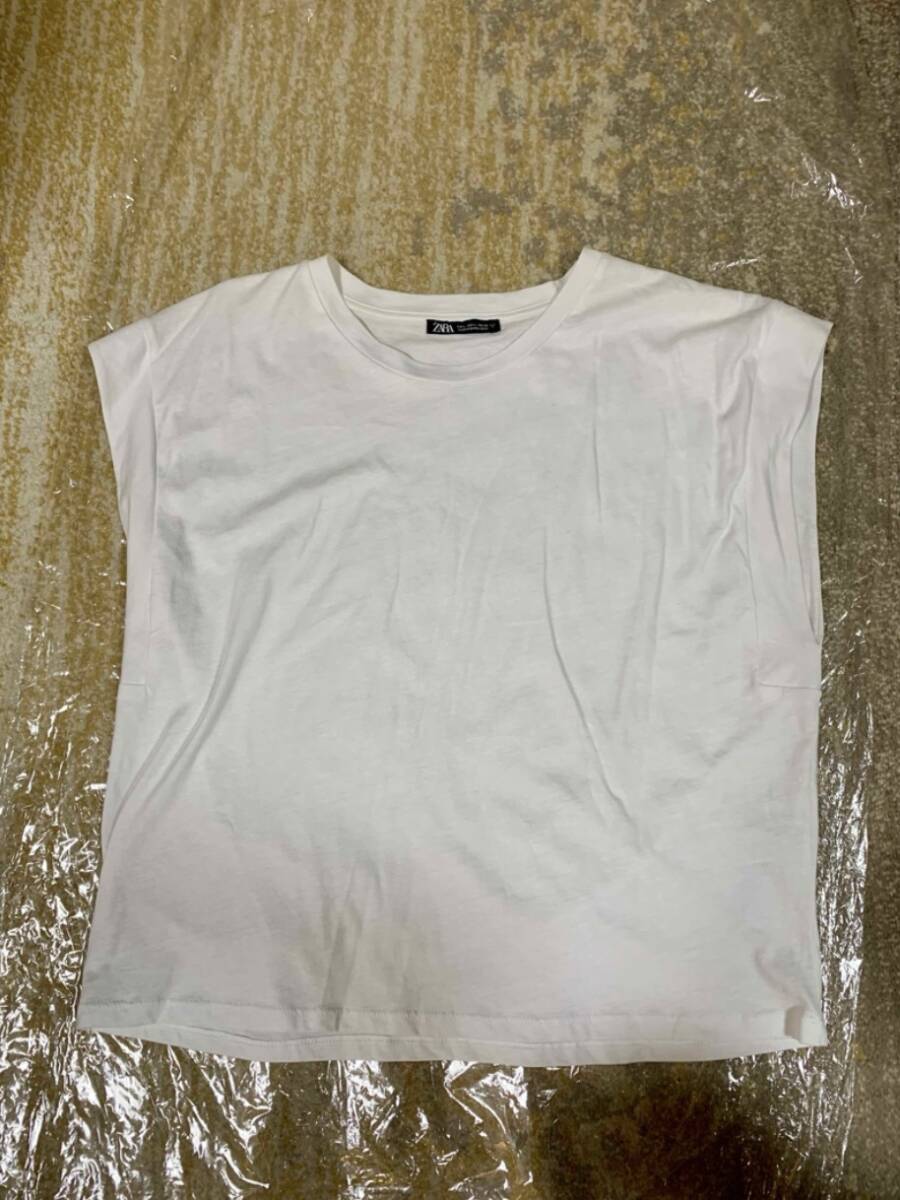 美品　ZARA フレンチ袖　カットソーTシャツ　白Ｌ