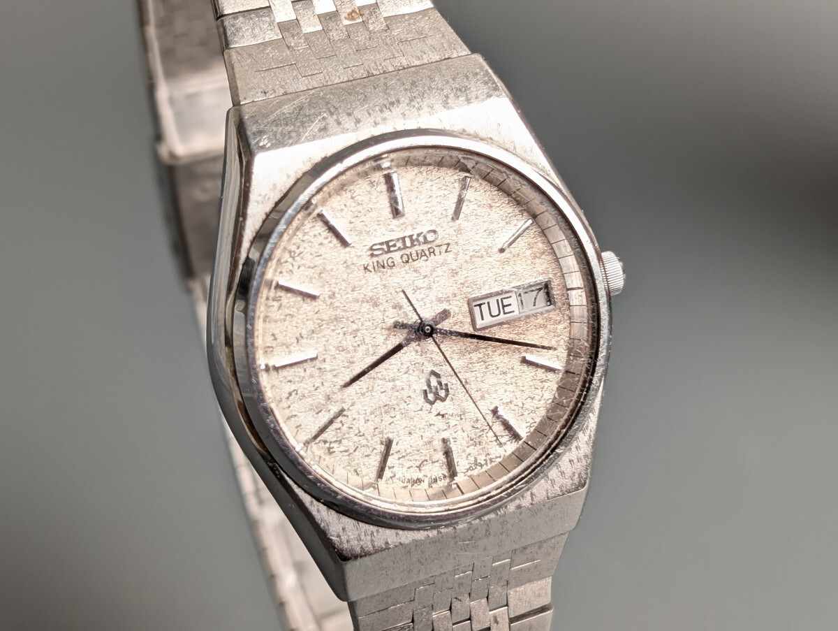 SEIKO セイコー KING QUARTZ キングクォーツ 5856-7010 シルバー文字盤 デイデイト クォーツ QZ メンズ 腕時計 RU-385G/018