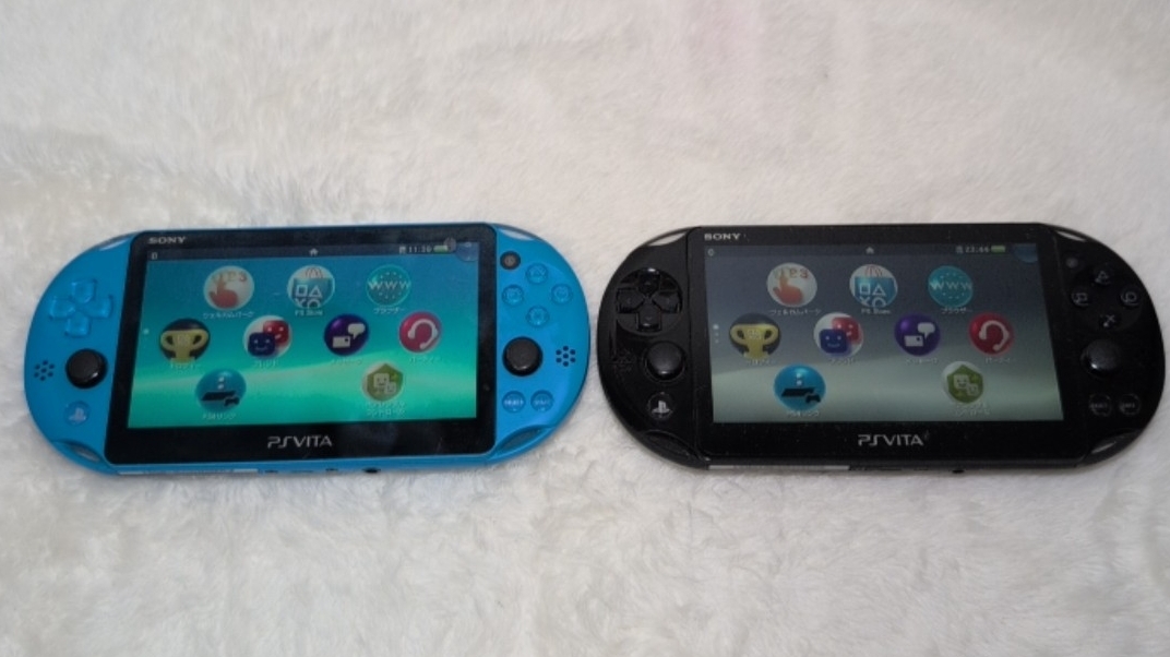 SONY PSVITA PCH-2000　 ソニー プレイステーション ヴィータ２台まとめ売り　 初期化済み　