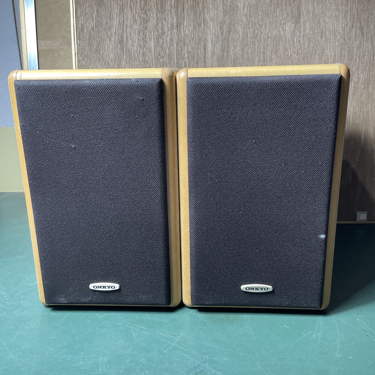 ONKYO オンキヨー 型番D-202 スピーカーシステム 左右ペア ブックシェルフ型 音出し確認済み オーディオ機器