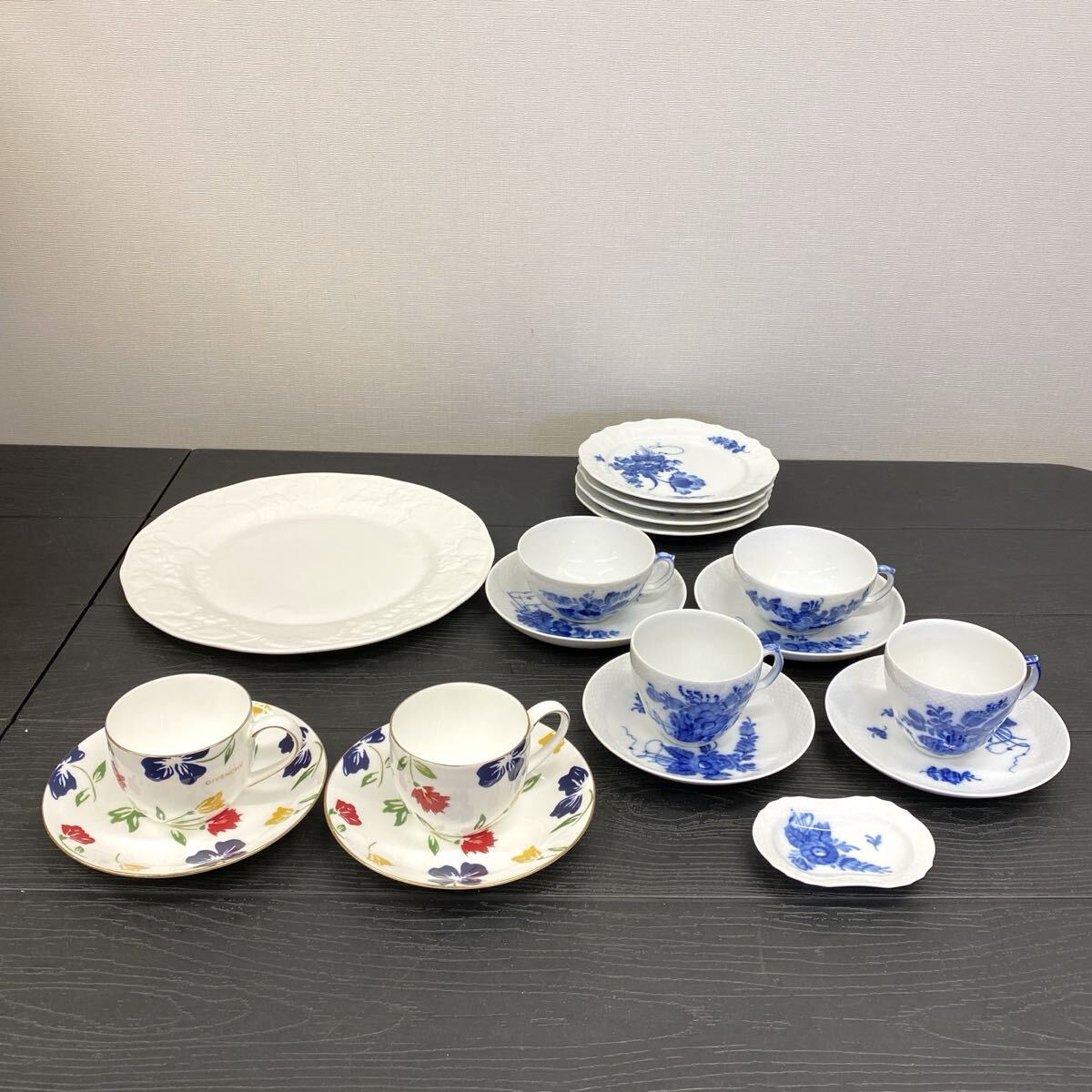 【S5/3TN24】 食器 まとめ ロイヤルコペンハーゲン ウェッジウッド ジバンシー カップ＆ソーサープレート 皿 ROYAL COPENHAGEN
