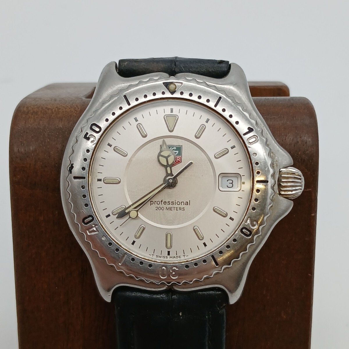 【X-82】 TAG HEUER タグホイヤー Professional 200 プロフェッショナル200 WI1210 デイト クォーツ シルバー文字盤 腕時計 動作未確認