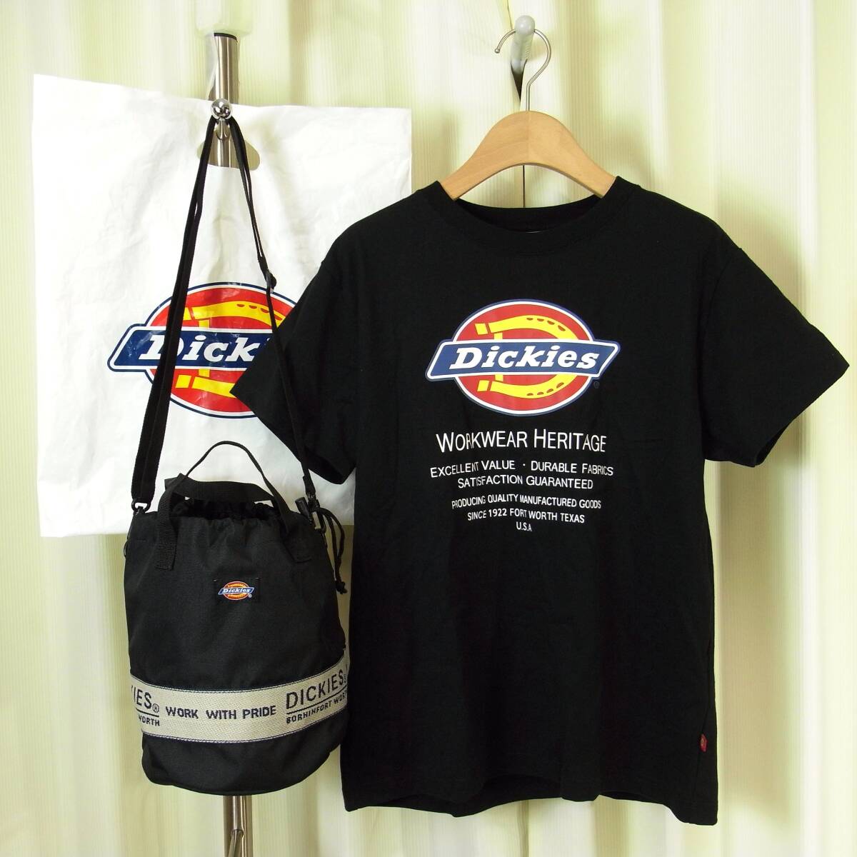 未使用タグ付き Dickies ロゴTシャツLサイズ 巾着ショルダーバッグ 黒「WORKWEAR HERITAGE」2WAY バケツ型 ブラック　ディッキーズ