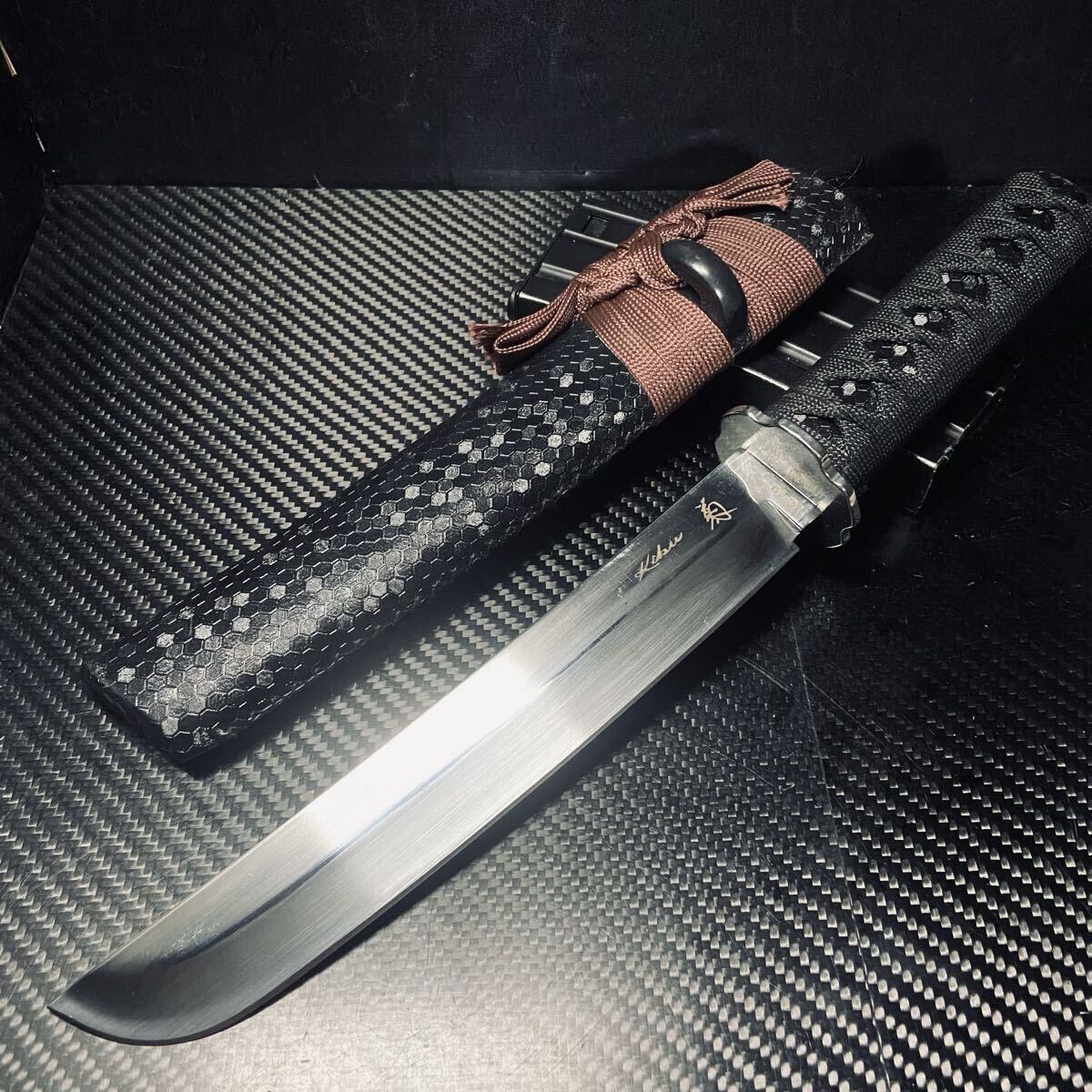 アウトドア 和式 サバイバルナイフ 腰鉈 大工道具 鋼製 刃厚4mm 349g 刃長さ22cm シース付き　ハンティング