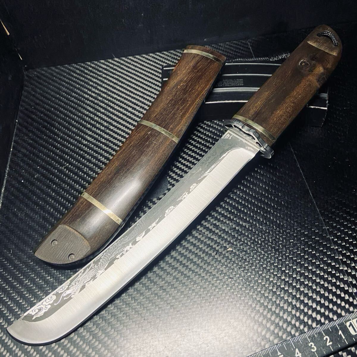 【日本在庫あり 翌日発送 】 木鞘日本刀 和風短刀 サバイバルナイフ 高級木製日本刀 鋼製 刃厚4mm 362g 刃長さ20cmシース付き ハンティング