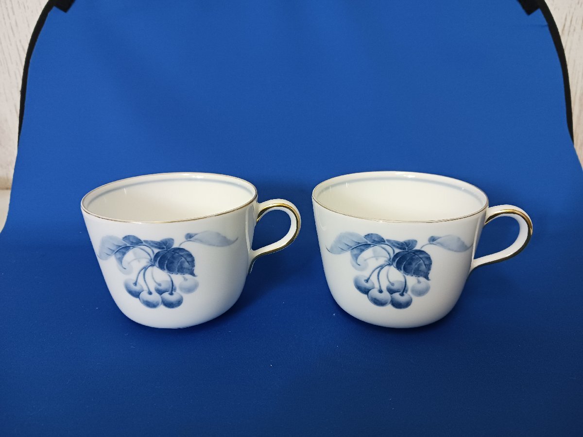 大倉陶園　ブルーフラワー 青果実 モーニングカップ　金彩／OMC赤印（現状品）