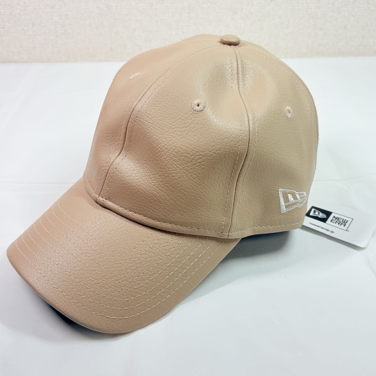 新品　タグ付き　NEW ERA ニューエラ　Synthetic Leatherシンセティックレザー ベージュ　キャップ帽子　メンズ　レディース