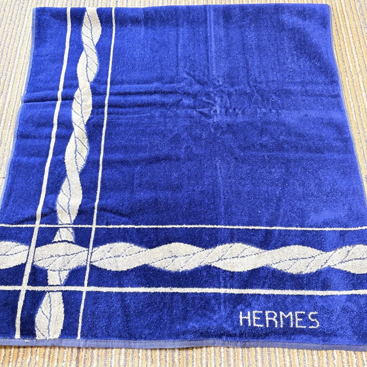 HERMES エルメス　バスタオル　ネイビーブルー　フランス製 約130×59cm 保管品