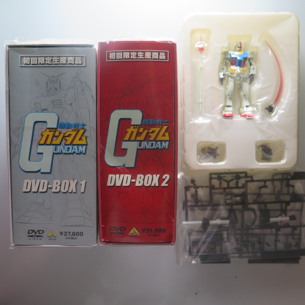  機動戦士ガンダム　DVDBOX1&2フィギュア得点付き　初回限定生産商品