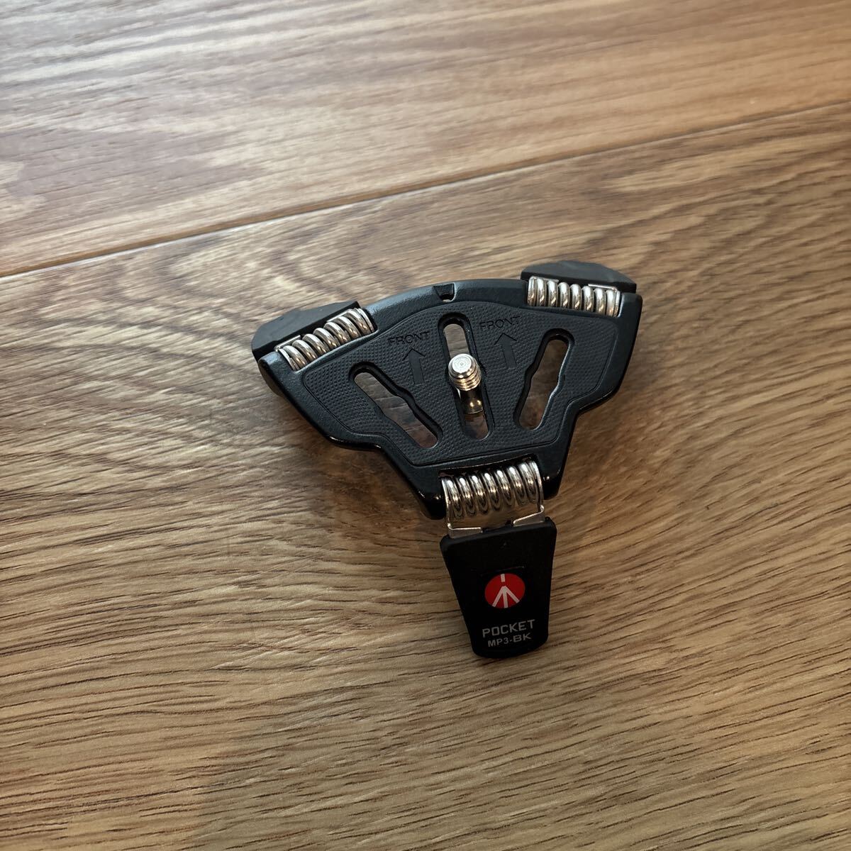 ■マンフロット(Manfrotto) POCKET三脚Lブラック 一眼ミラーレスカメラ用 超薄型 コンパクトデザイン ミニ三脚 MP3-BK　中古美品！