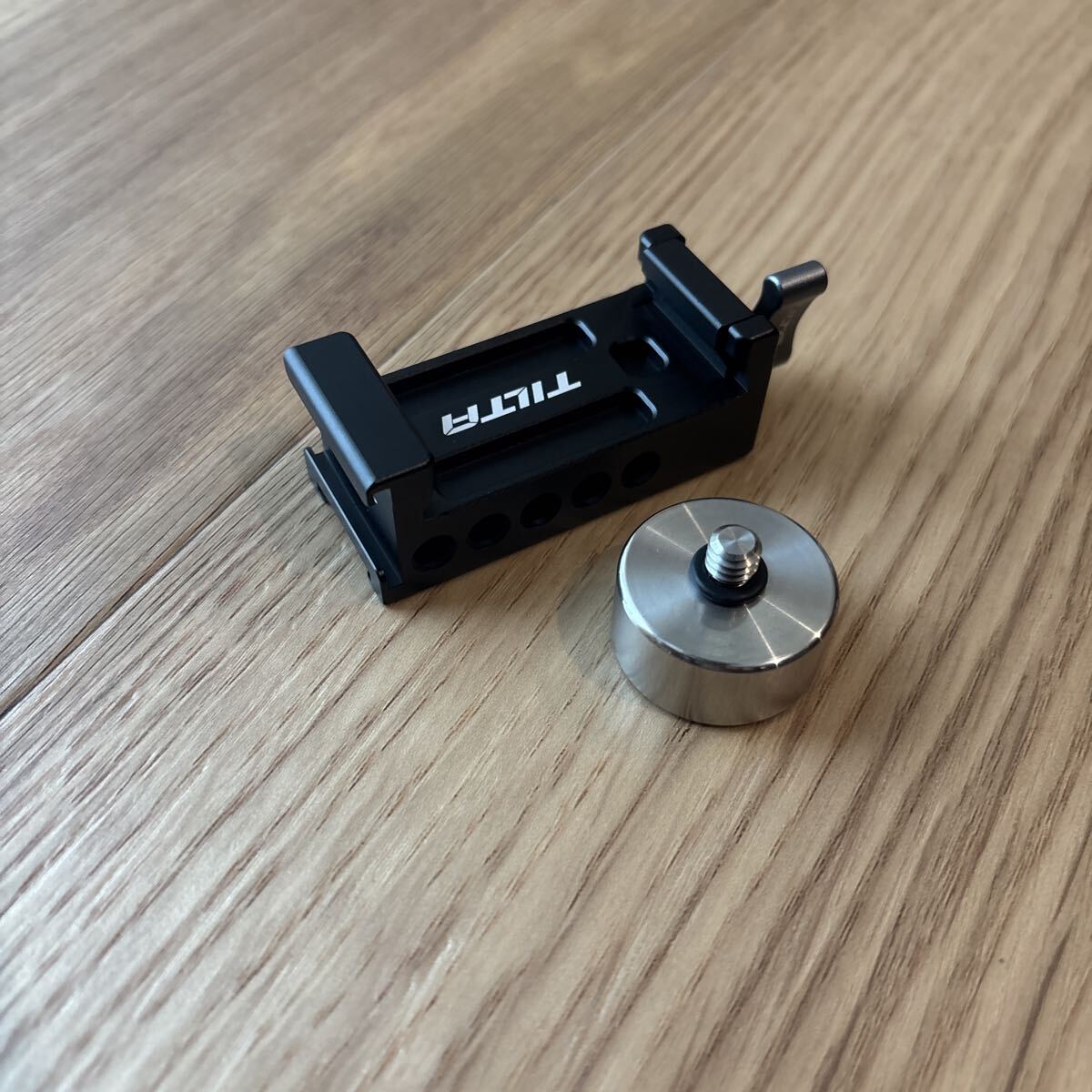 ■TILTA クイック リリース カウンターウェイト DJI RS2、RS3 pro、RSC2、RS3 用 60g カウンターウェイト付き TGA-BCA