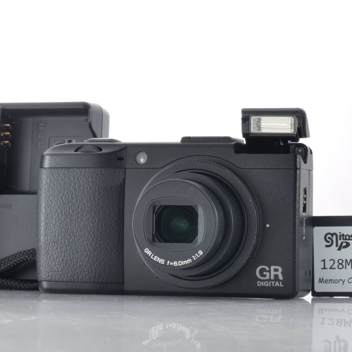 8月限定5千円引き中（79,999円⇒74,999円）【リコー】RICOH GR Digital III デジタルカメラ +バッテリー 充電器 #T983