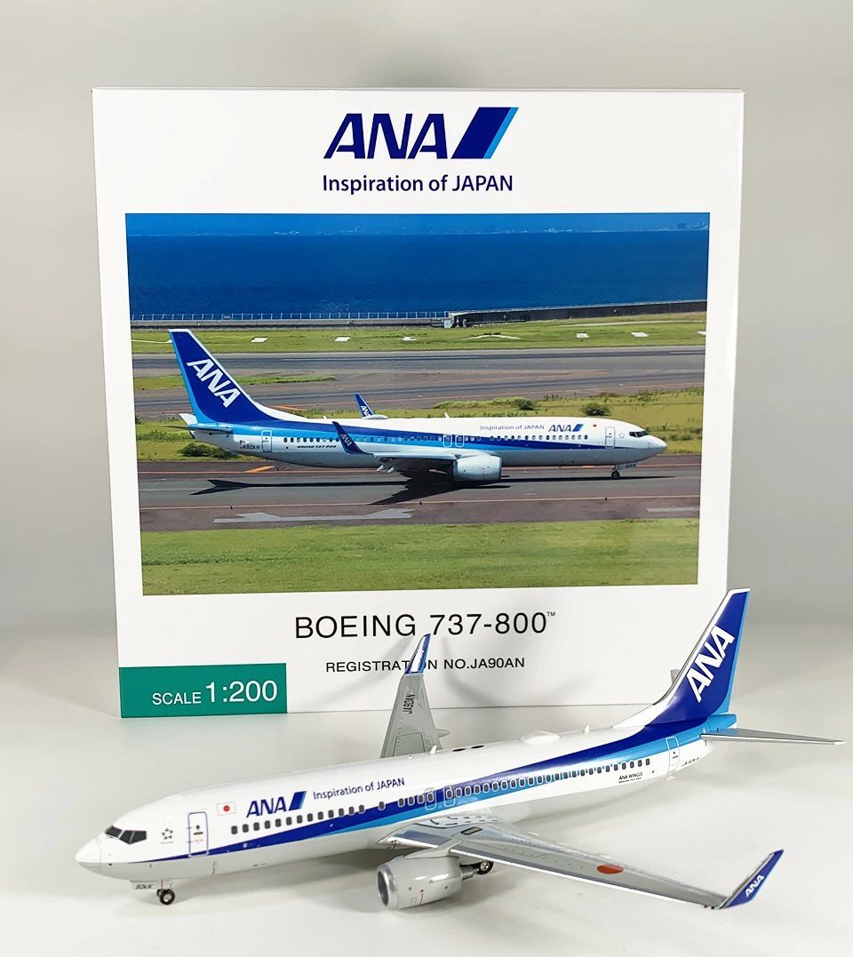 BOEING 737-800 JA90AN （WiFiレドーム・ギアつき）プレート付き木製台座 完成品 1/200