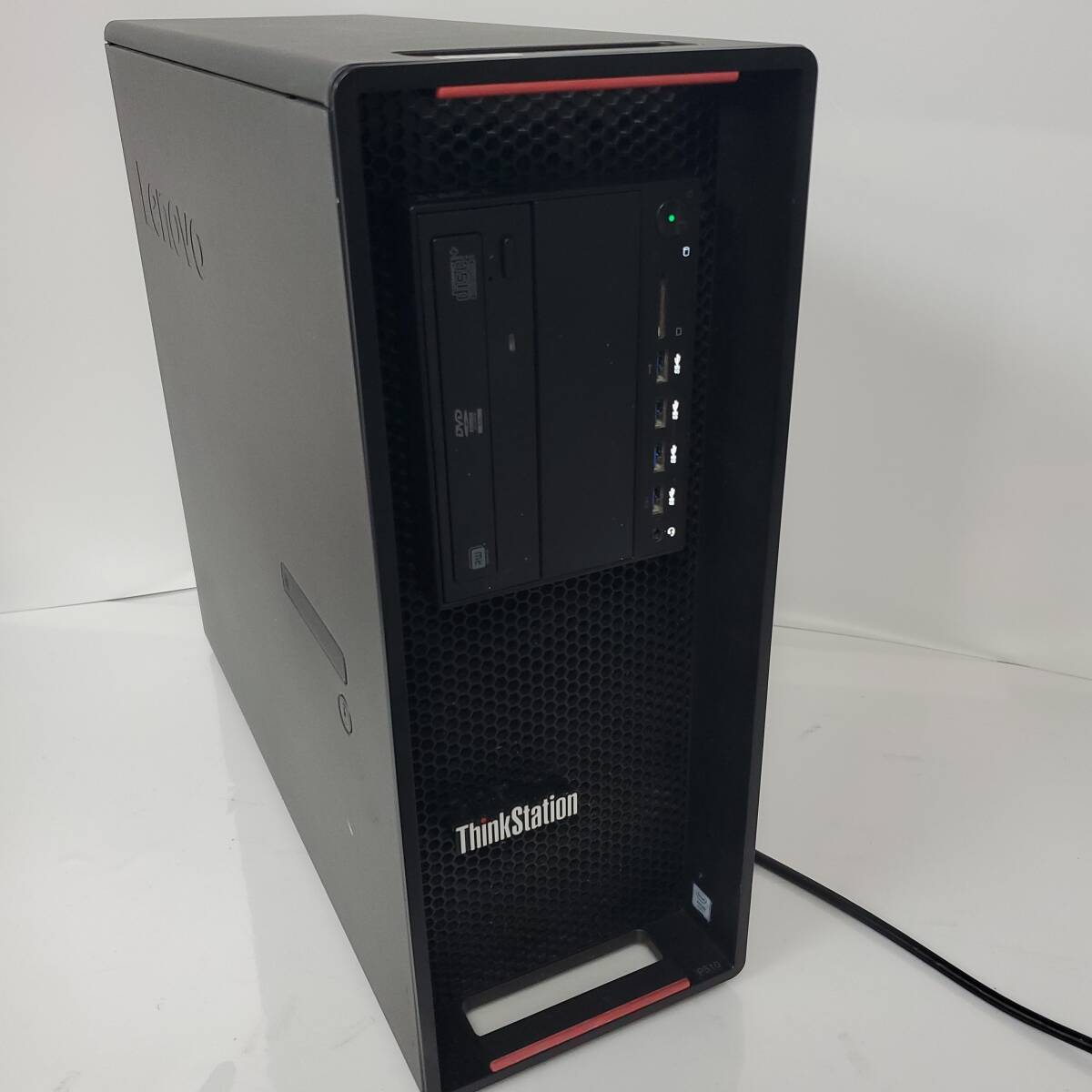 最高級性能 LENOVO P510 Workstation (ThinkStation)・Intel Xeon・メモリ64GB・SSD 2TB・HDD 8TB・Win11 Pro 在庫2台のみ #001919(140)
