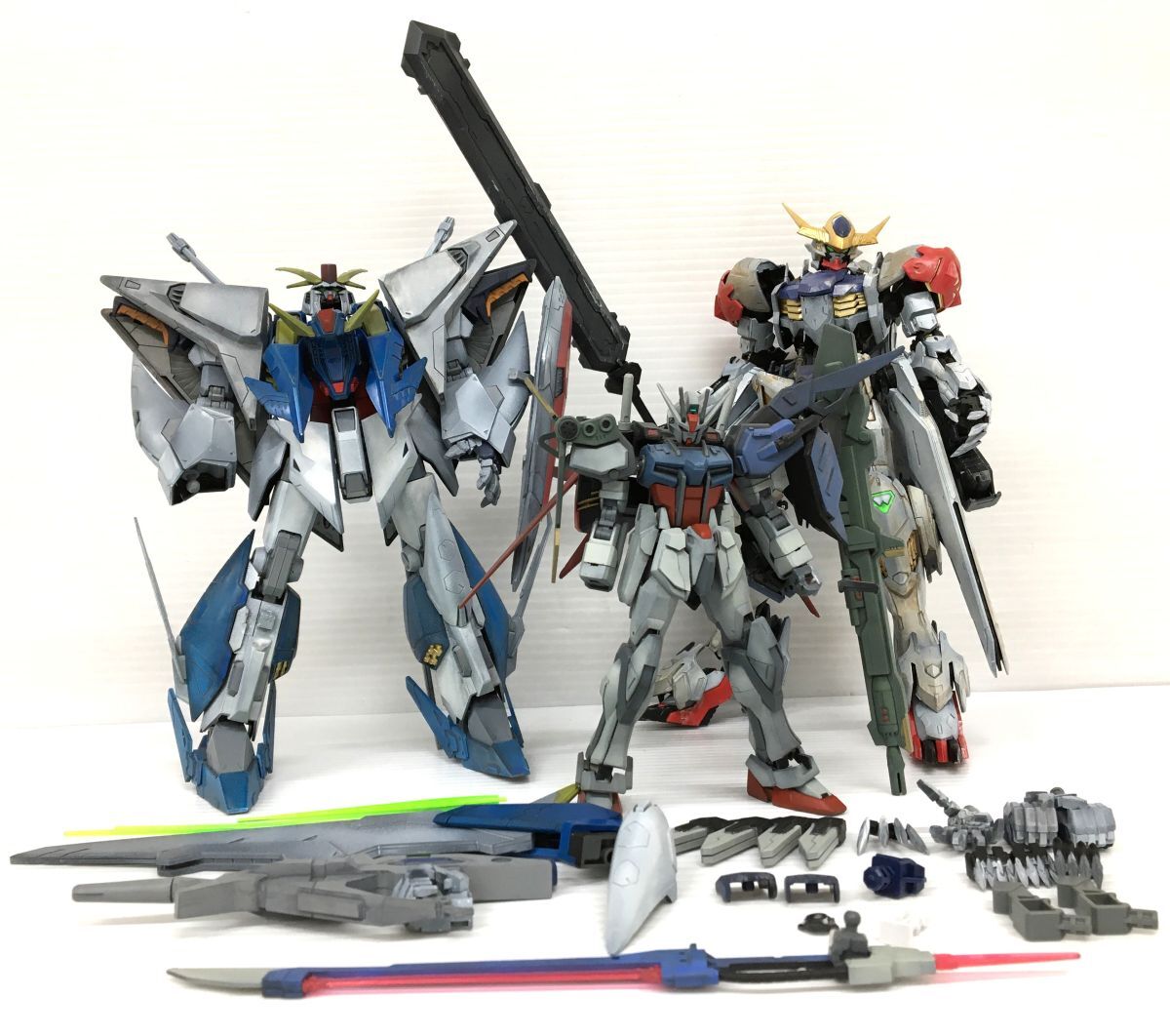 K21-683-065【組立済み/送料無料】ガンダム プラモデル ガンプラ 3点 MG バルバトスルプス/HG クスィー/HG エールストライク(塗装済み)