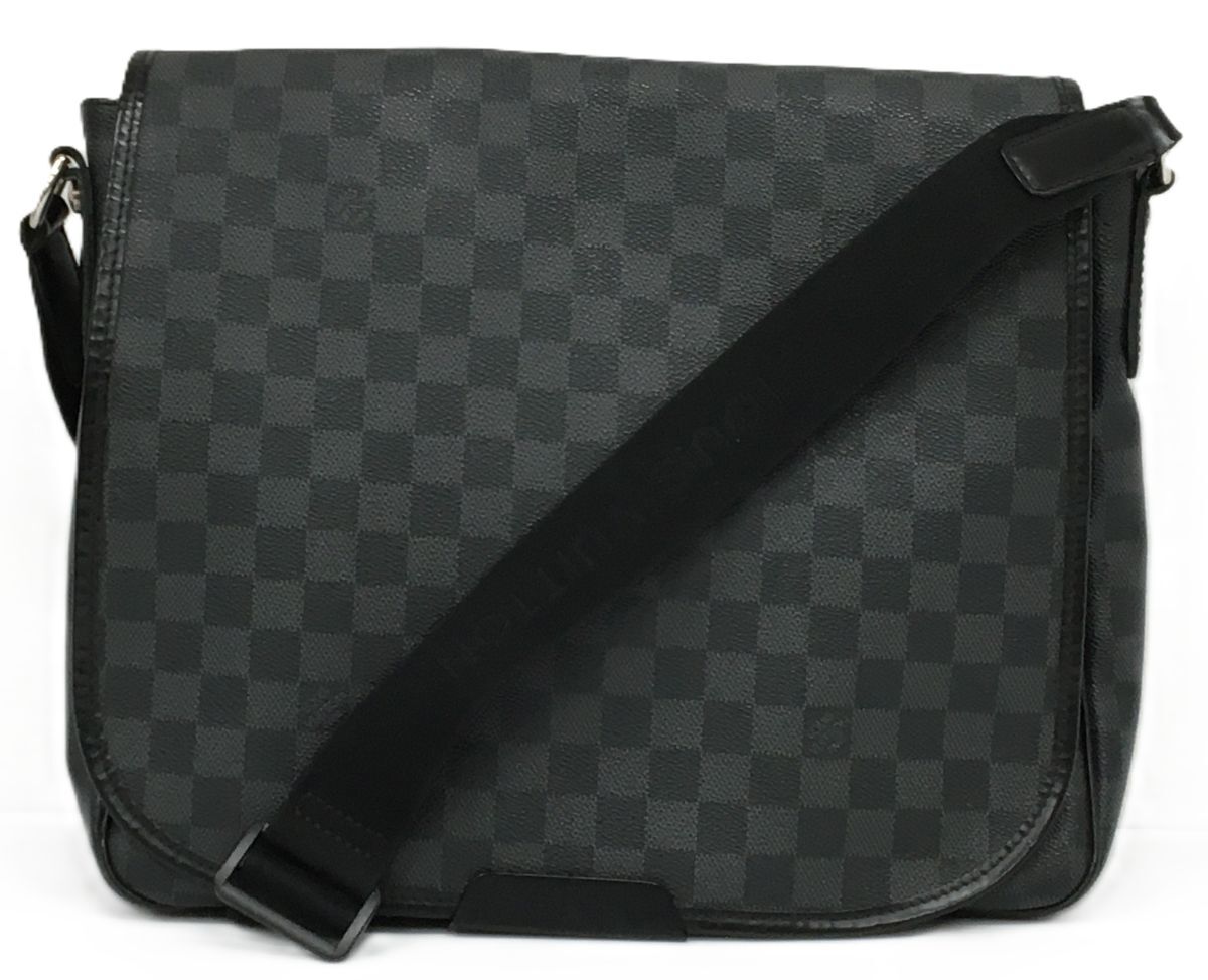 S11-177-169【中古/送料無料】LOUIS VUITTON(ルイ ヴィトン) ダミエ グラフィット ダニエルGM N58033 ショルダーバッグ ブラック系