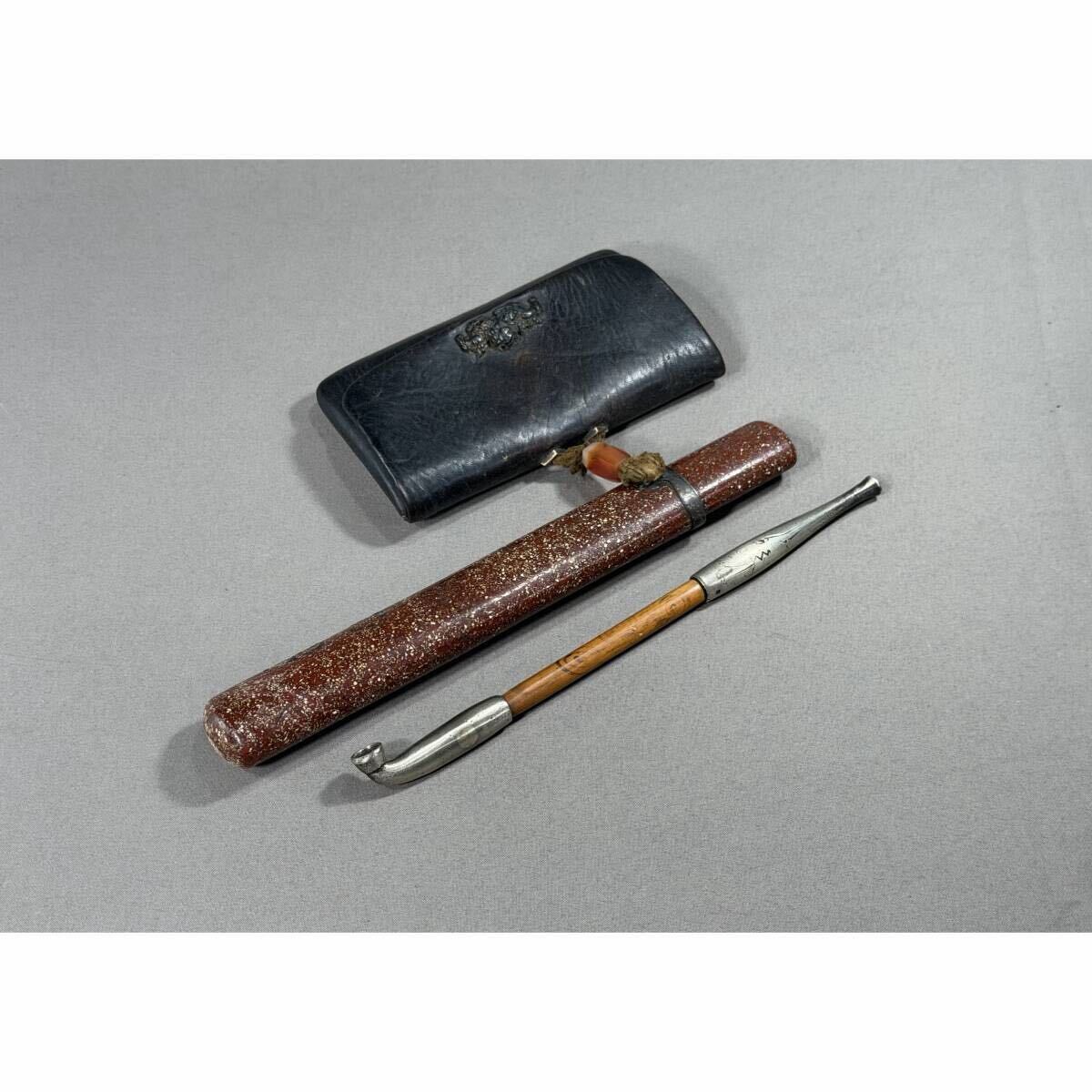【風車】時代 煙草入 提物 純銀製 煙管 瑪瑙緒締玉 革製煙草入▲獅文 金銅 金具細工▲喫煙具 キセル▲携帯用　タバコ　古美術　骨董
