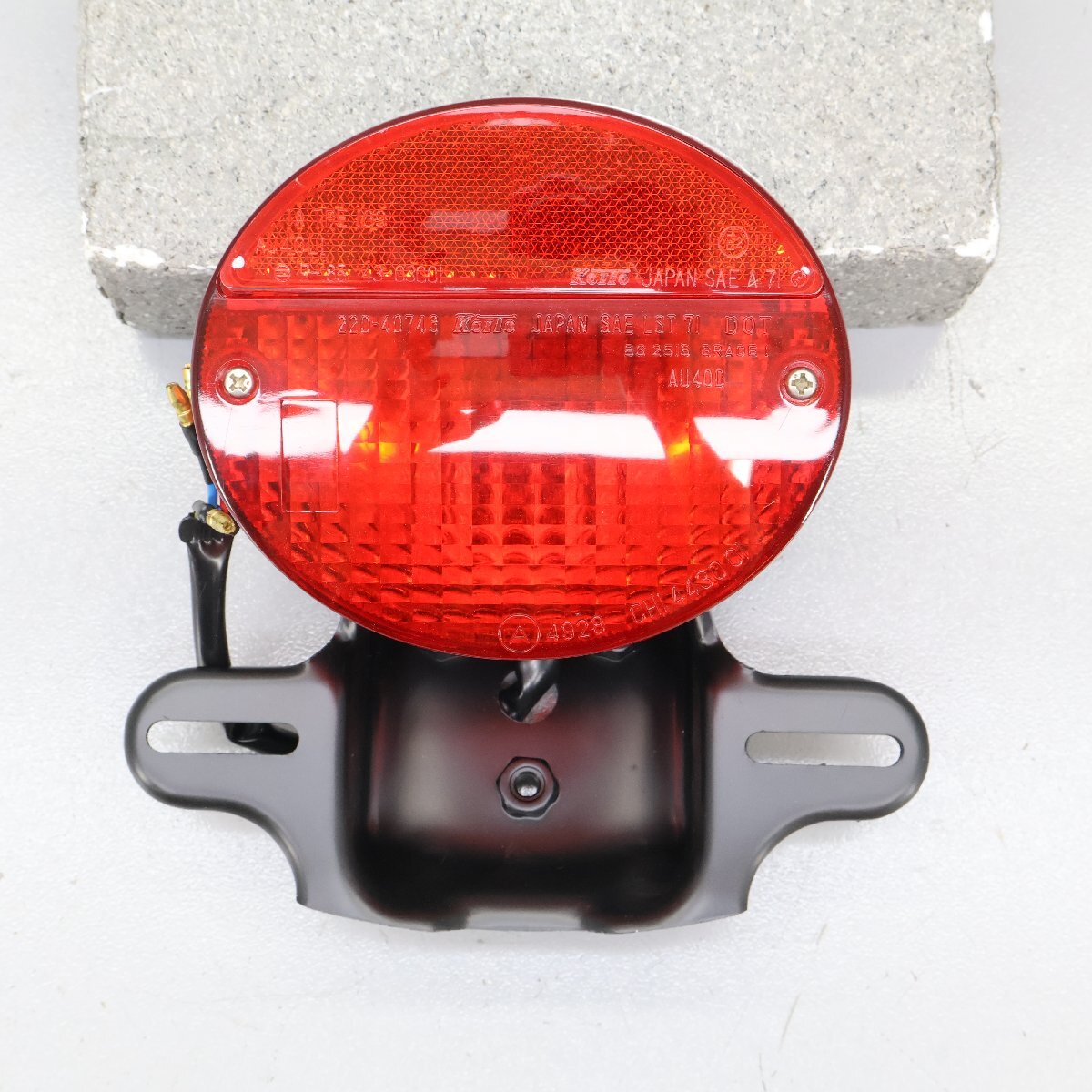 未使用 当時物 カワサキ 純正 Z1 Z2 Z750RS テールレンズ テールライト 23024-018 / 220-40743　260601AB0018