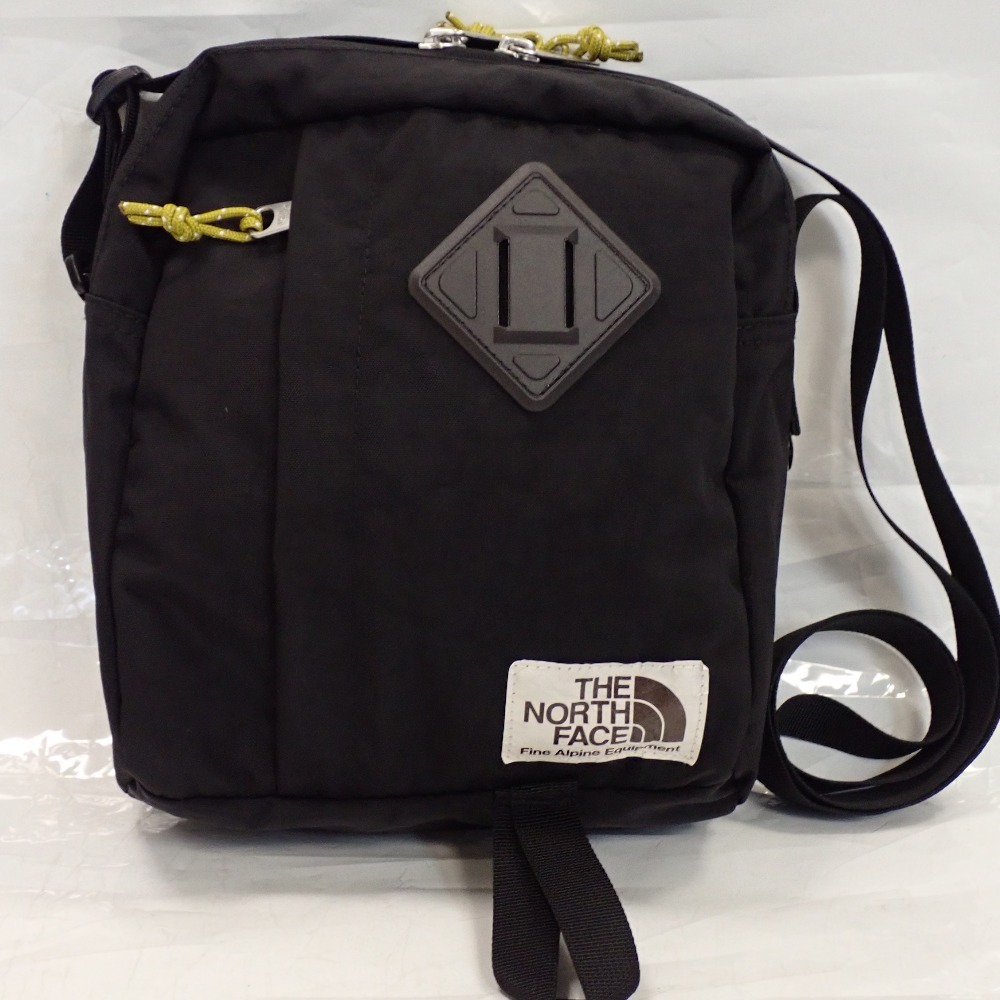 Th1014425 ザ・ノースフェイス ショルダーバッグ バークレー BERKELEY ナイロン ブラック THE NORTH FACE 中古