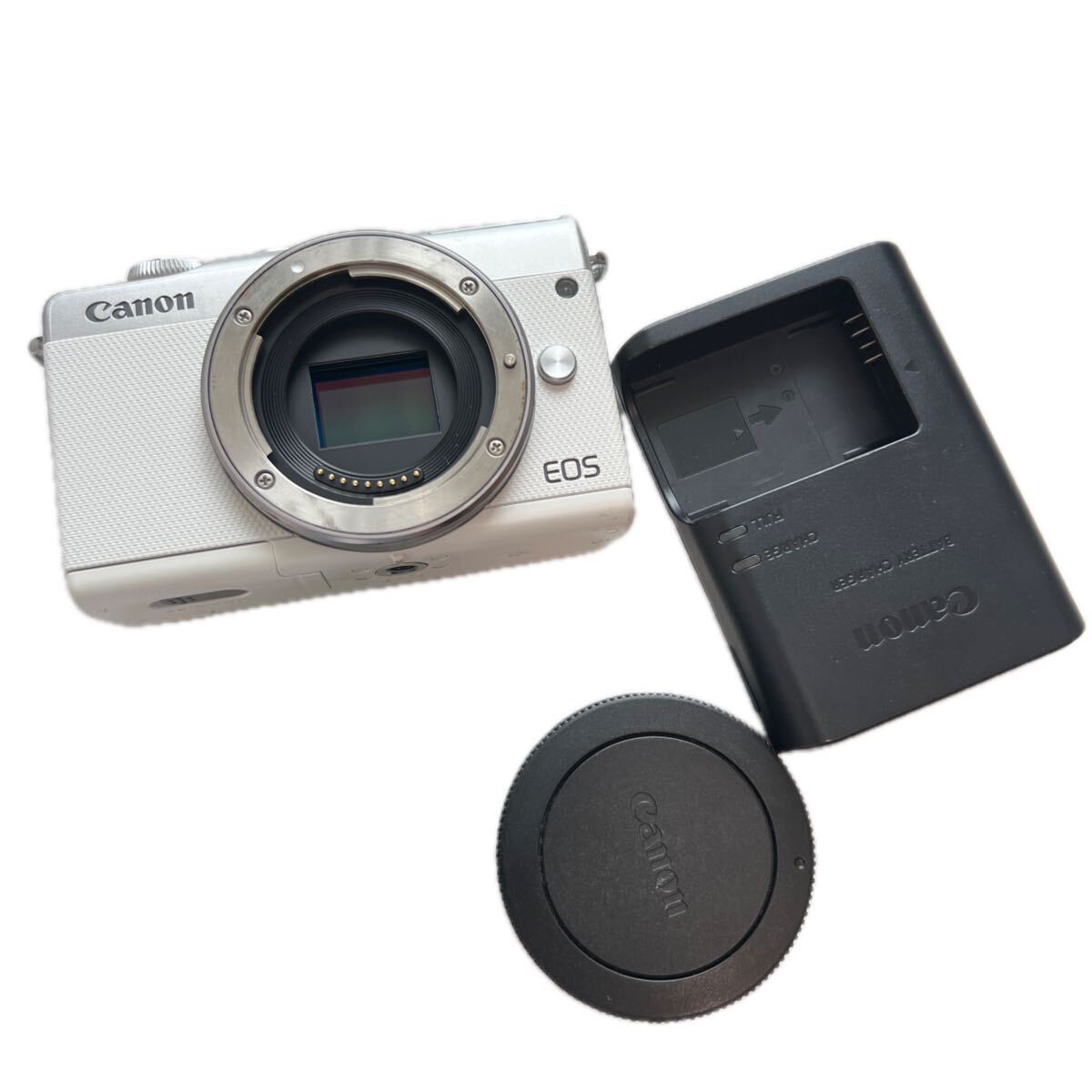Canon EOS M100 ミラーレス一眼カメラ ホワイト キャノン　レンズ
