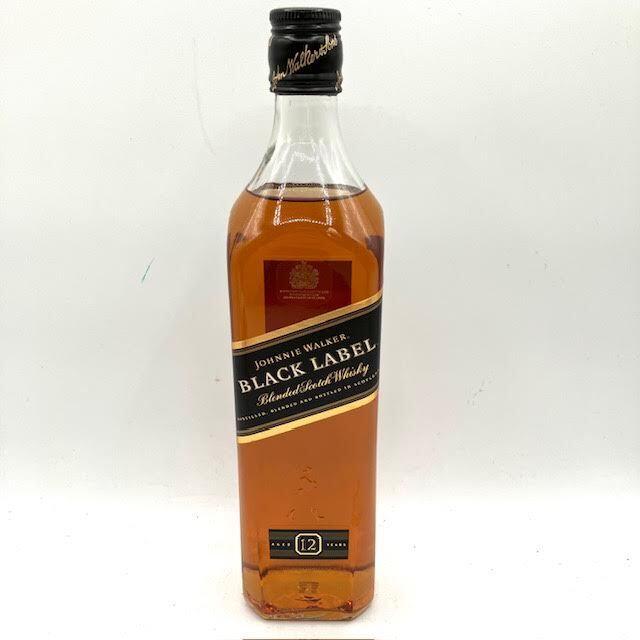 A12　【未開栓】JOHNNIE WALKER　ジョニーウォーカー　BLACK LABEL　ブラックラベル　ウイスキー　700　40度