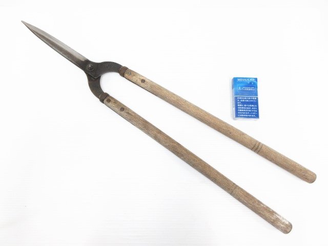 T556■岡恒 / 刈込鋏 / 刃長さ180mm / 全長750mm /// はさみ ハサミ 花 園芸 造園用 /
