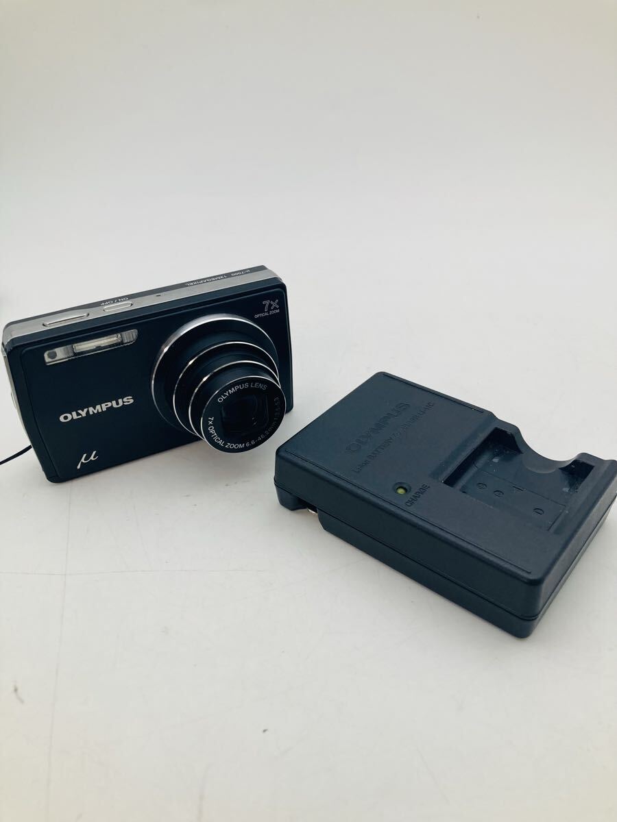 φ OLYMPUS μ-7000 オリンパス コンパクトデジタルカメラ デジカメ コンデジ バッテリー有 チャージャー有 通電のみ確認済 