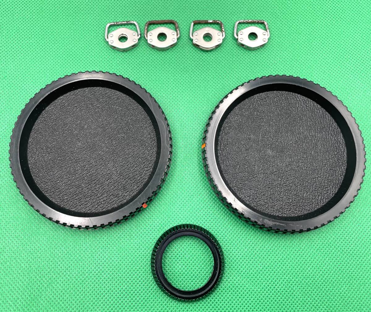 PENTAX　6×7 についていた ストラップ 金具 ×2 TTL ファインダー 用　リング　ボディ キャップ 検索→ ペンタックス　67 pentax